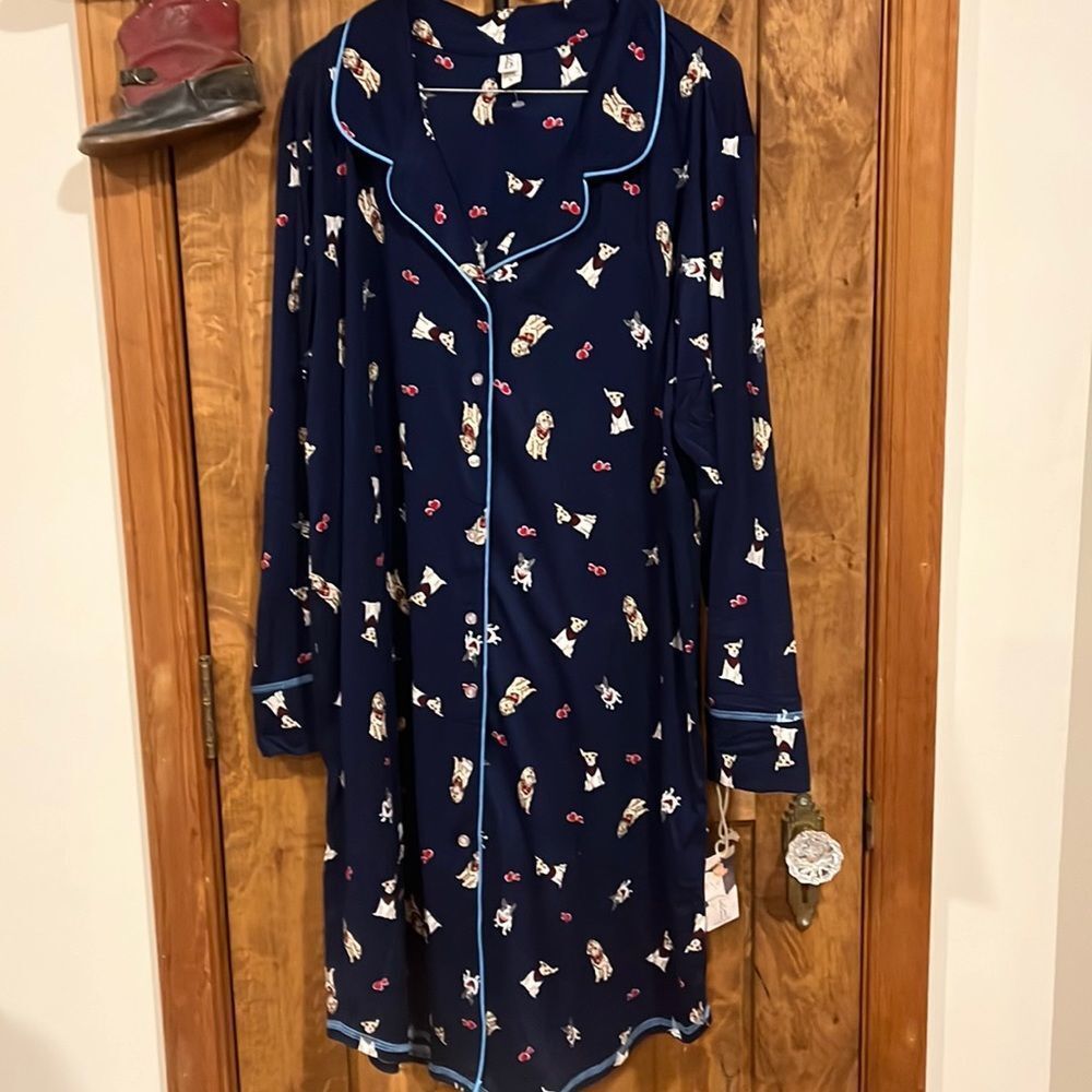 NWT Ellen Degeneres nightshirt